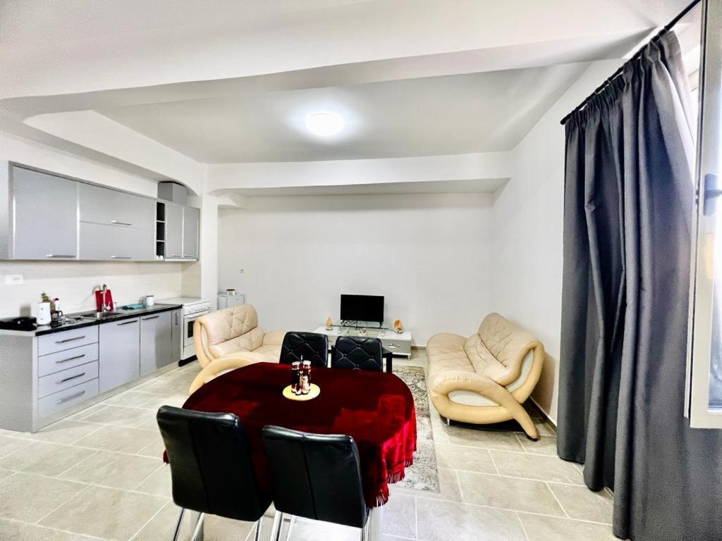 Kristian Apartments Berat Exterior photo